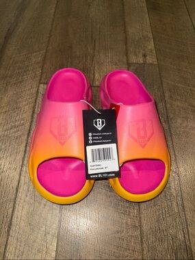 Baseball Lifestyle Pink Lemonade Slides *NWT*